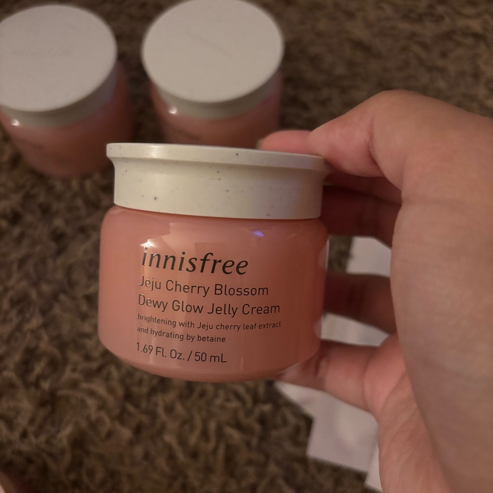 Innisfree Jeju Cherry Blossom Dewy Glow Jelly Cream